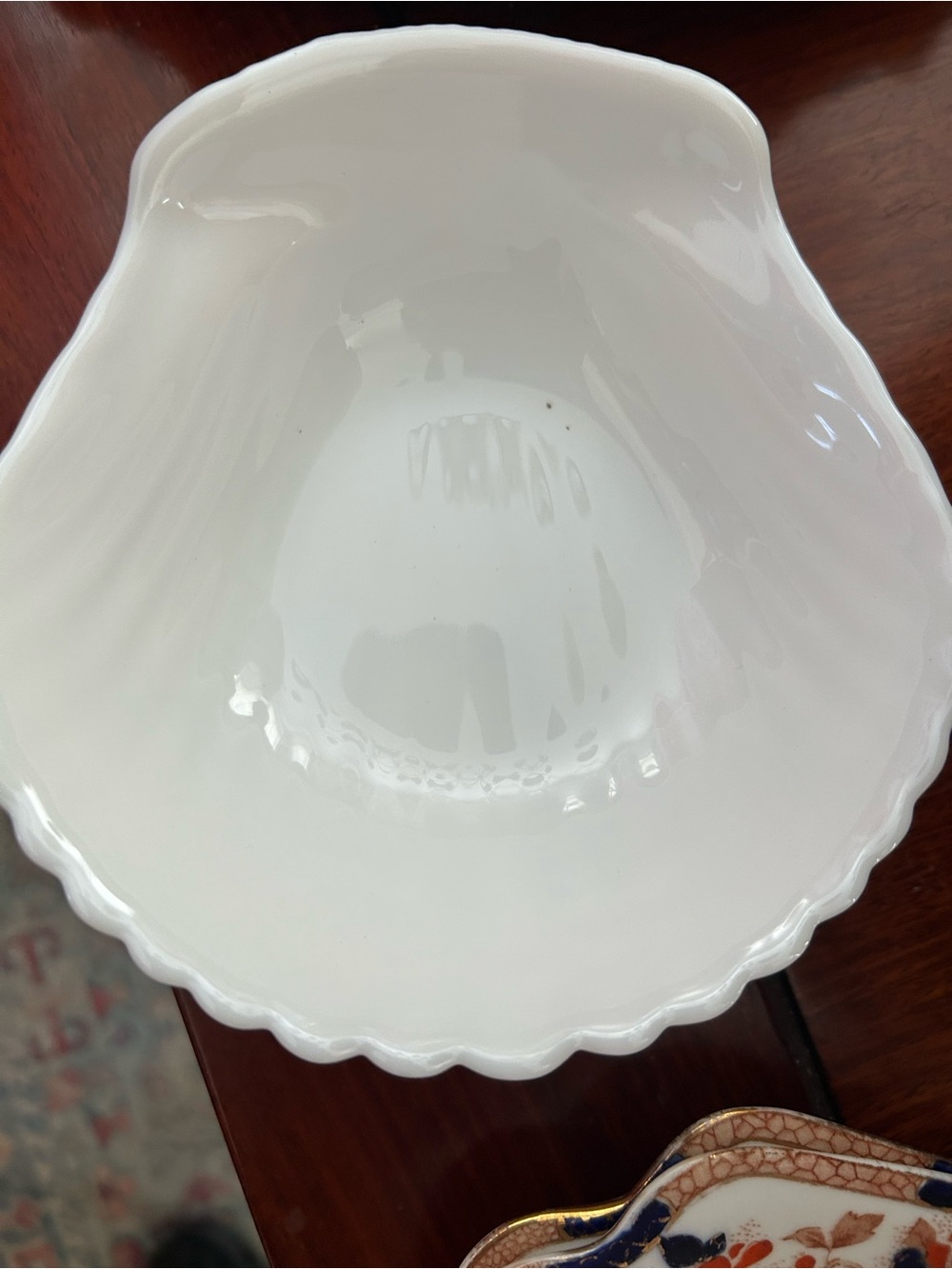 4 vintage White Decorative Shell Bowls